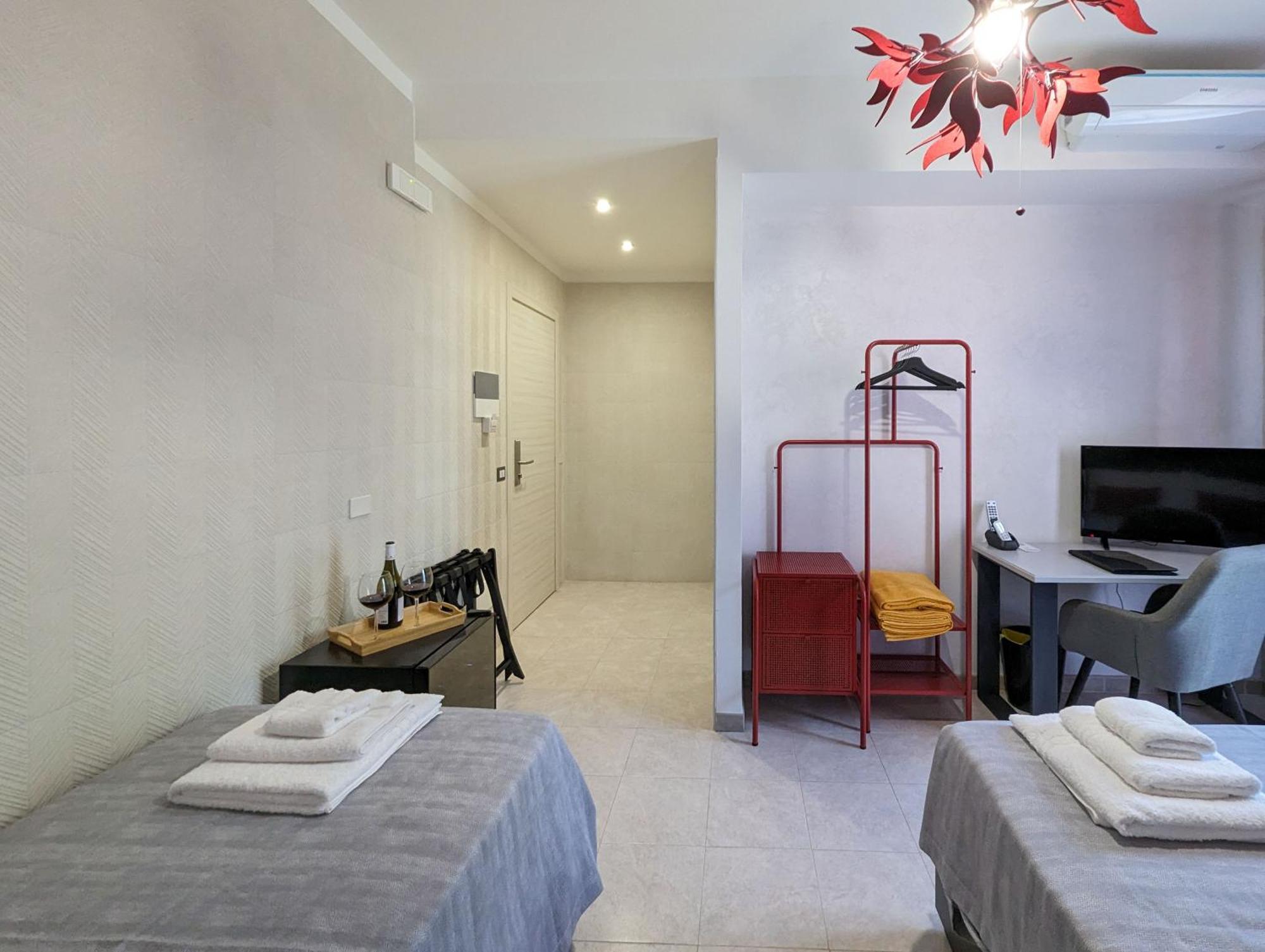 Etna Sunshine Rent Rooms Puntalazzo Eksteriør billede